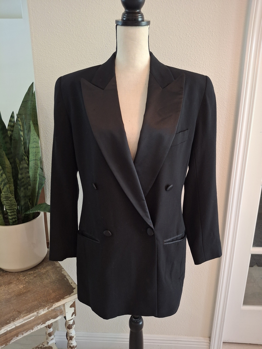 Vintage 90s Dkny Black Satin Peak-Lapel Double-Breasted Blazer